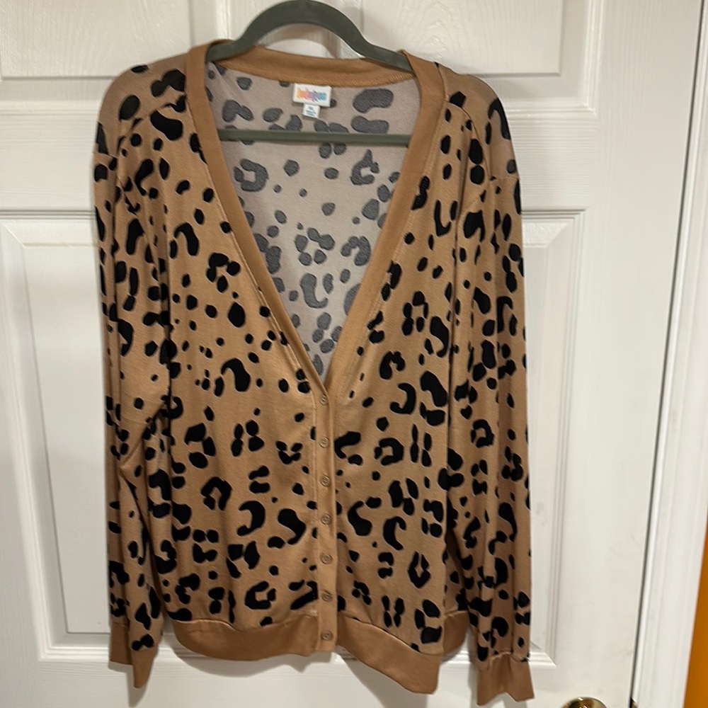 Lularoe Cheryl sweater leopard